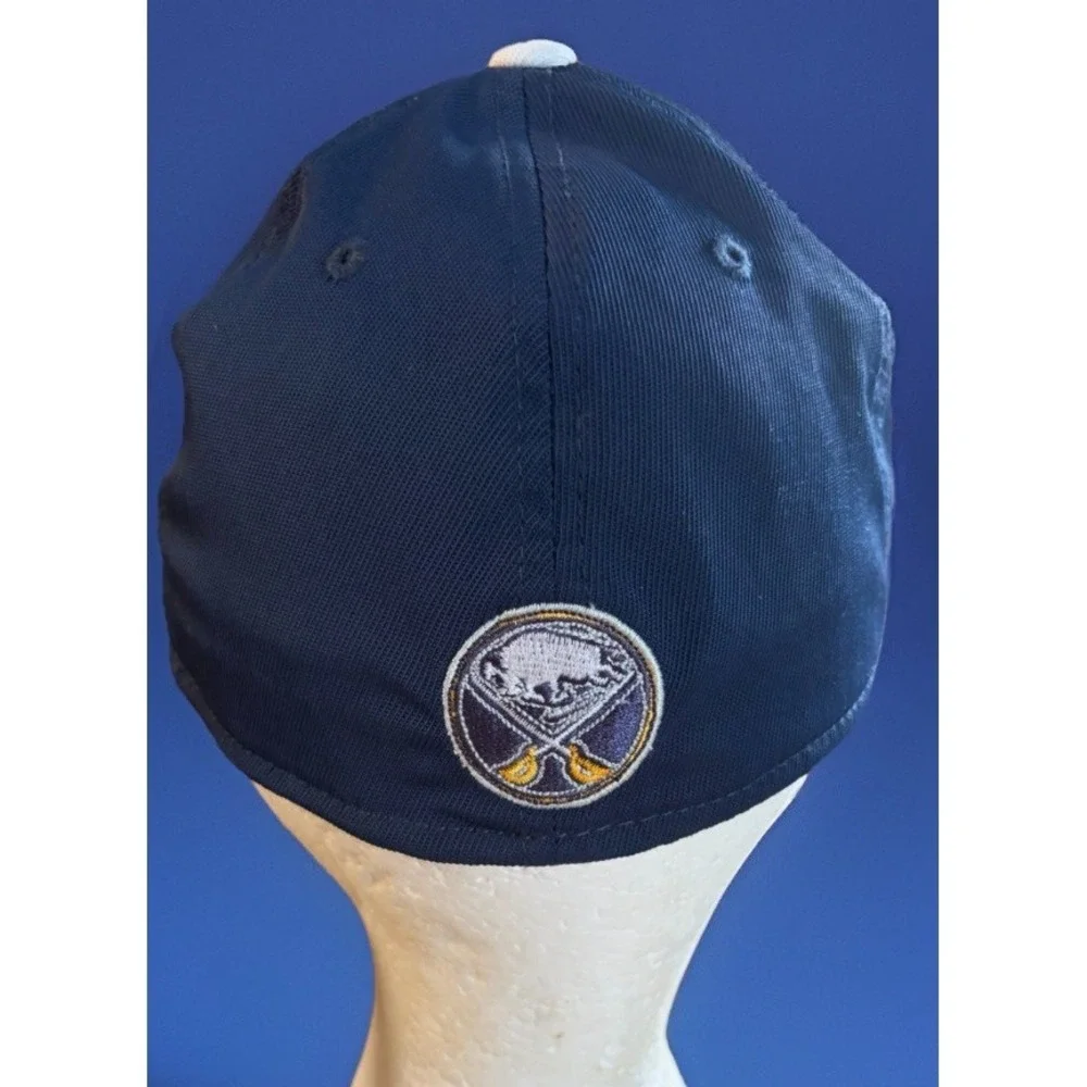 Vintage Reebok Buffalo Sabres NHL Face Off Collection Fitted Hat Blue/Gold‎ L/XL